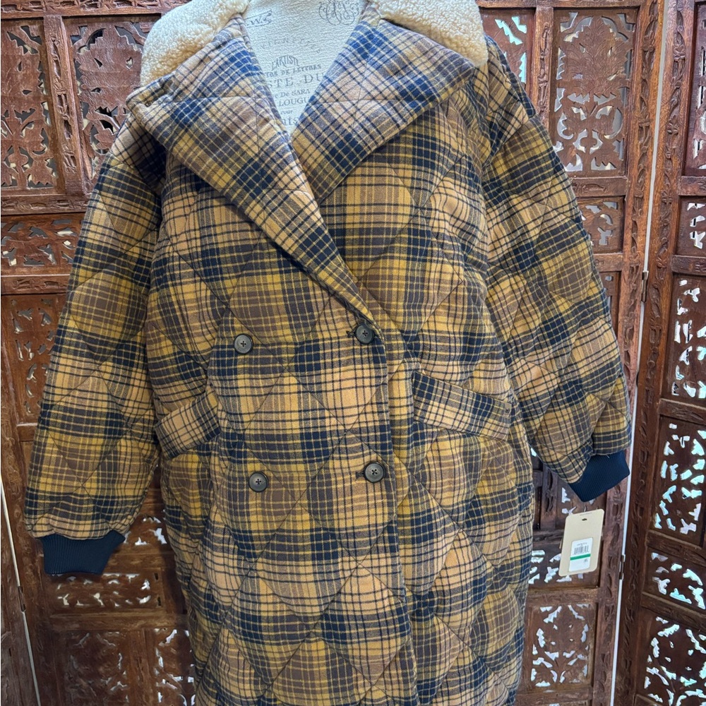 Levi’s Quilted, Plaid, Double Breasted Coat w/ High Pile Fleece Collar, NWT